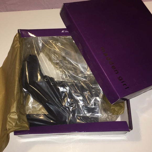 *SALE* Madden Girl Klaim Combat Booties Black - Picture 6 of 6